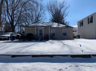 401 Brookwood Dr, Champaign, IL