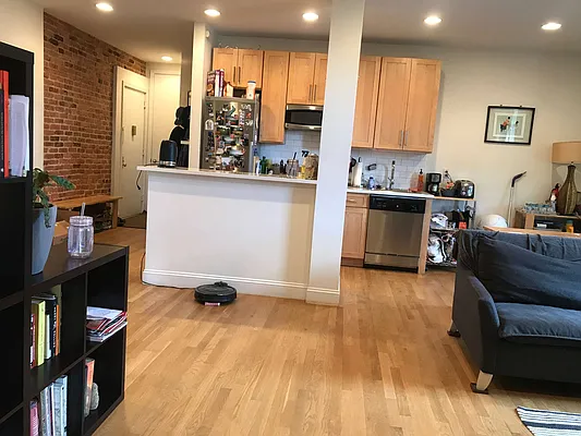 Rented by PMG Real Estate  | media 37