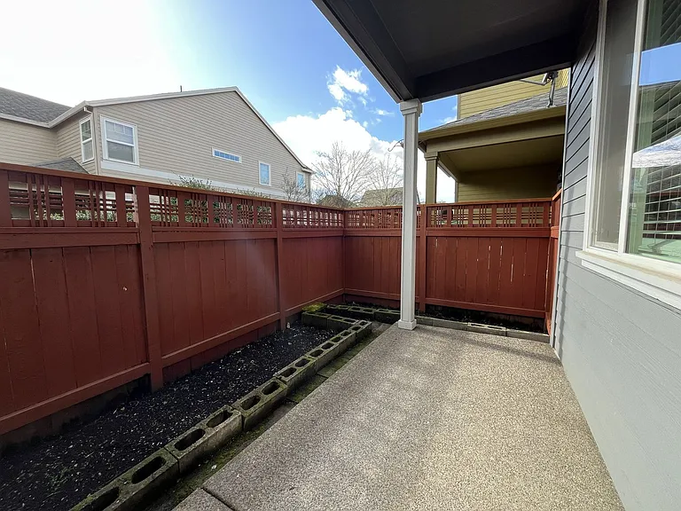 6262 NE Chestnut St — Photo 46
