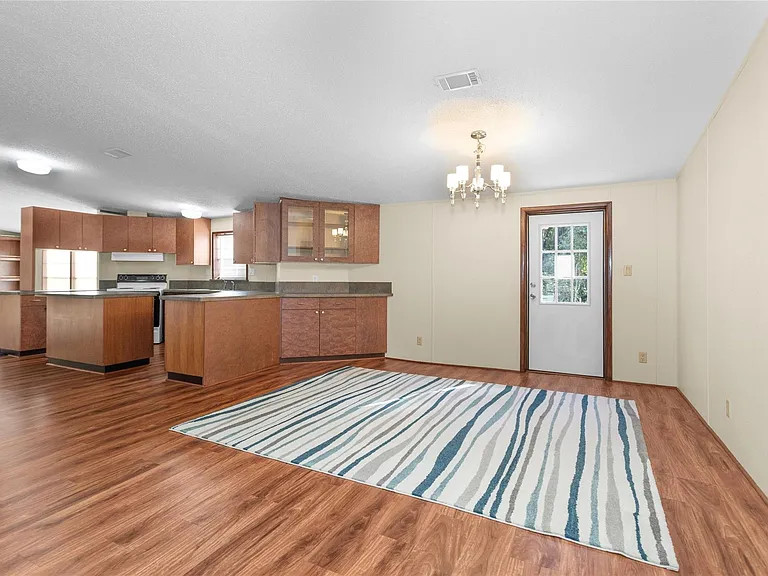 11261 Rose Rd — Photo 9