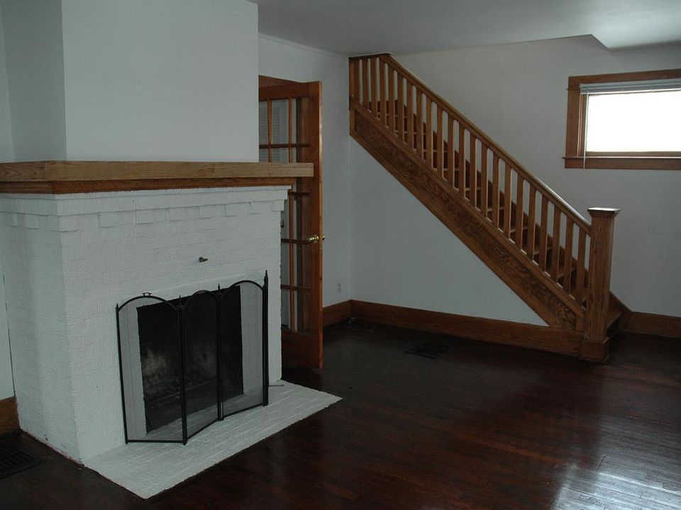 1st image of 412 S West St