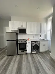 709 De Kalb Avenue