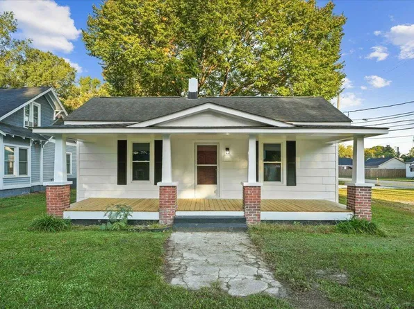 511 N Webb St, Selma, NC 27576