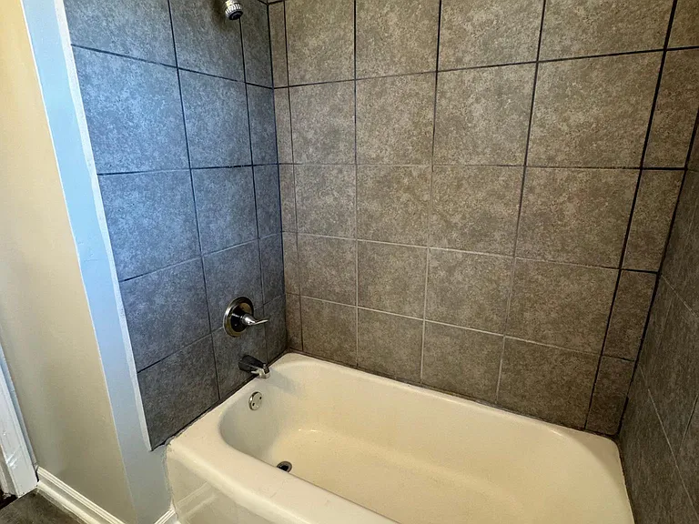 813 Idlewood Dr — Photo 4