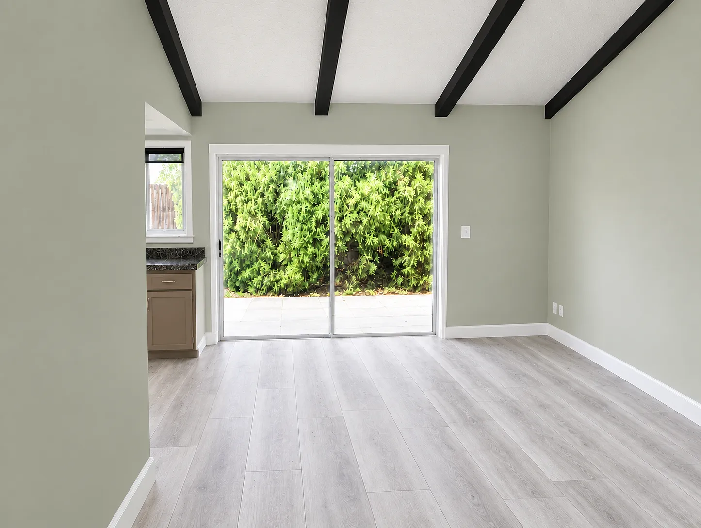 3 bed, 1401 sqft, $2,850 — Photo 4