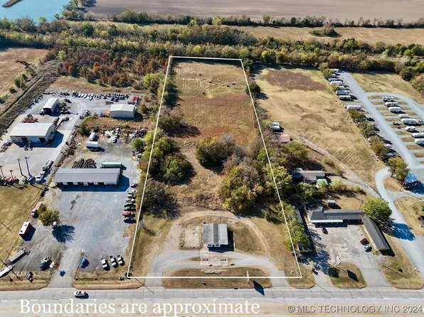 1203 S Chouteau Ave, Chouteau, OK 74337
