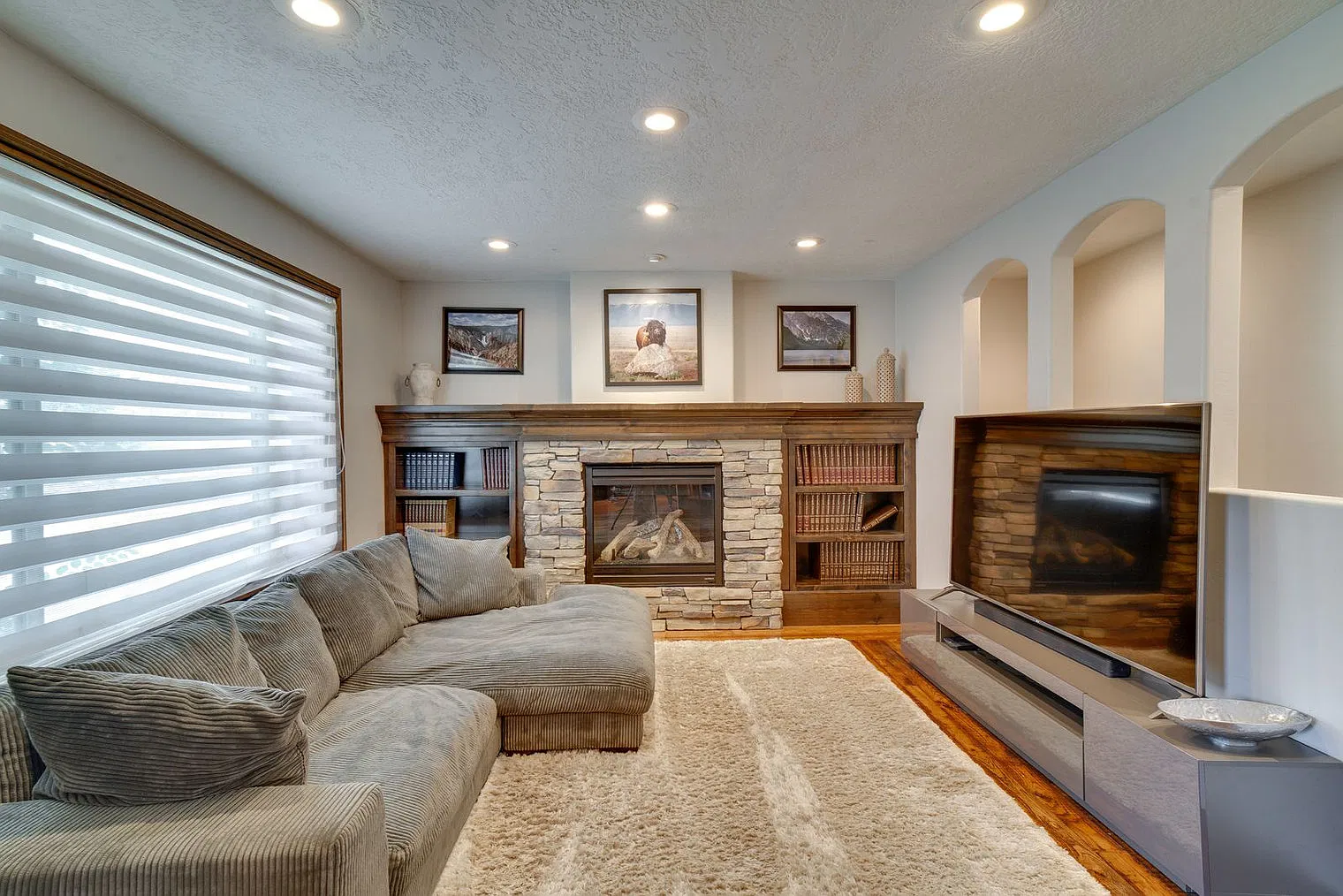 5 bed, 3.0 bath, 2594 sqft, $3,988 — Photo 2