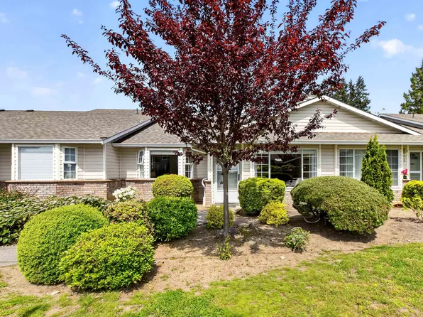 19249 Hammond Rd #4, Pitt Meadows, BC V3Y 2B8