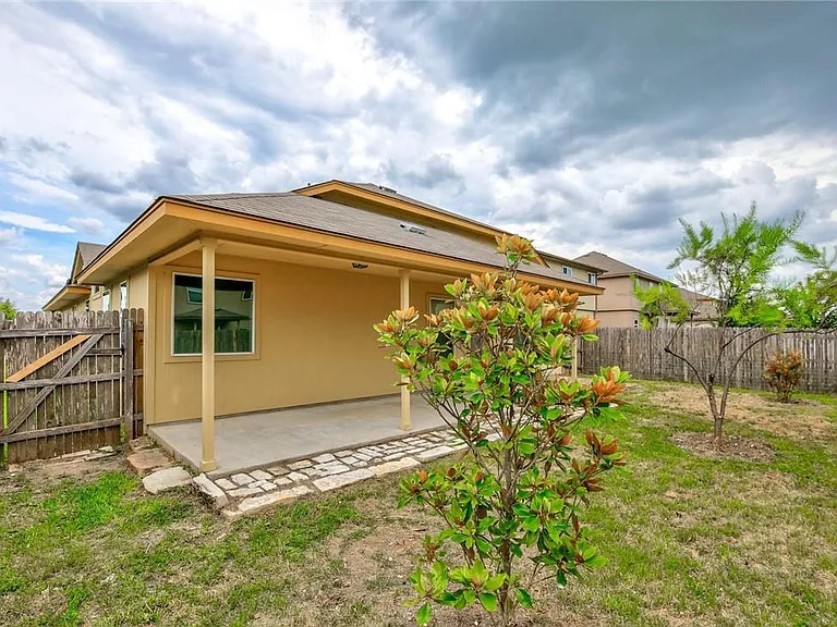 137 Langtry Ln — Photo 35