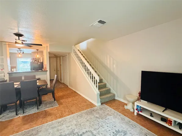 2018 W Rundberg Ln APT 12B, Austin, TX 78758