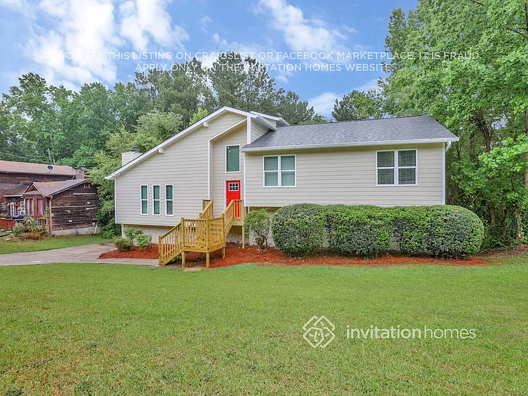 2335 Ambassador Dr — Photo 2