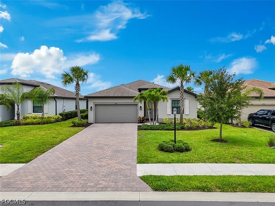 Ridgeline Dr