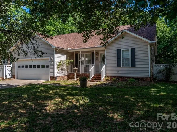 7534 Anchors Aweigh Ln, Sherrills Ford, NC 28673