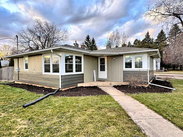 236 W 20th Ave, Oshkosh, WI 54902
