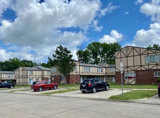 1221 W Breckenridge Dr #49, Mexico, MO 65265