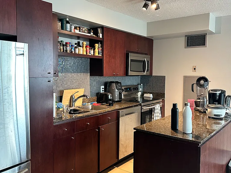373 Front St W #2305 — Photo 5