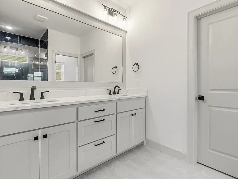 910 Trestle Ln — Photo 15