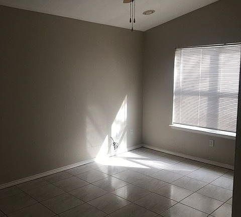 5th image of 3409 Xanthisma Ave