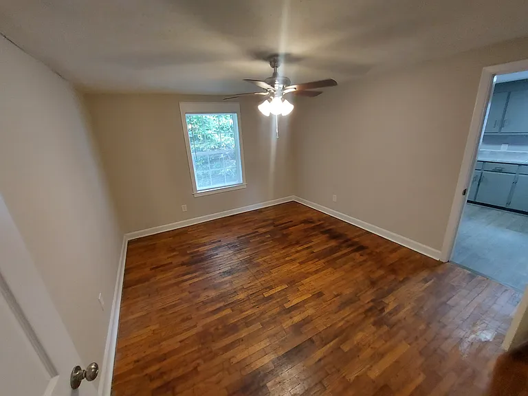 912 Beaumont Ave — Photo 13