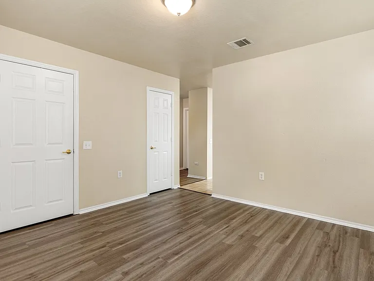 7400 Cayenne Ln — Photo 6