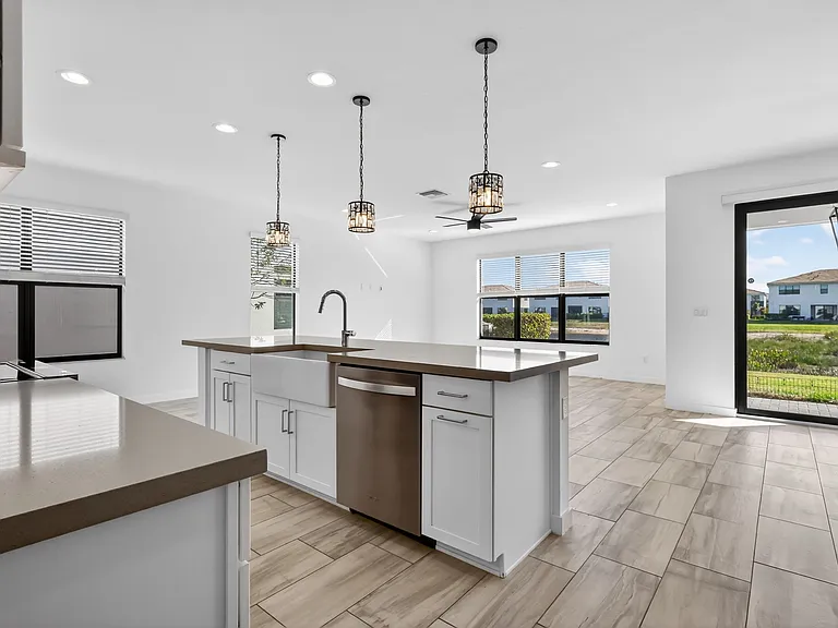 8792 Antarus Dr — Photo 30