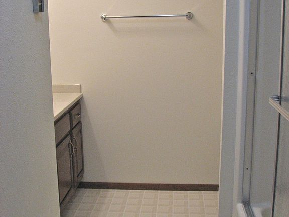 Upstairs bath, shower and tub