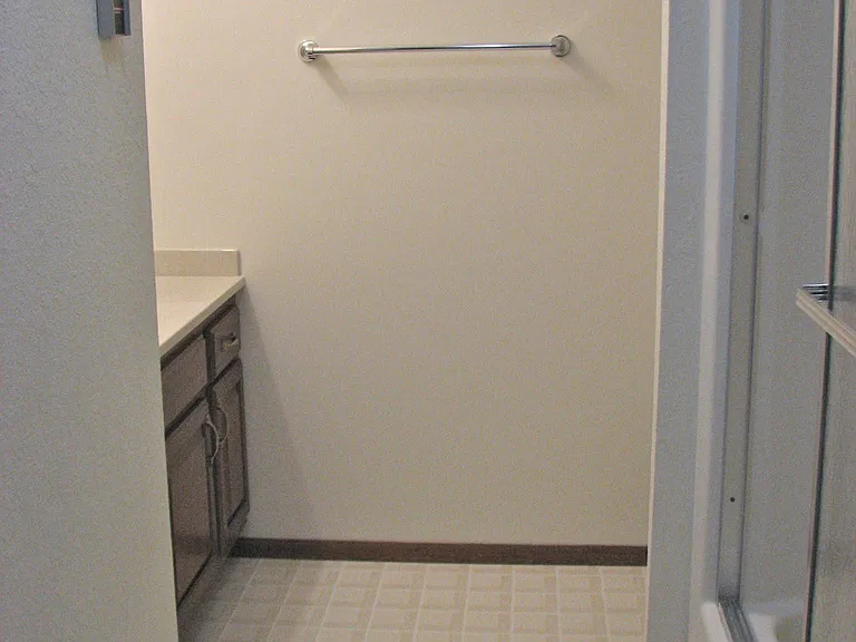 Upstairs bath, shower and tub