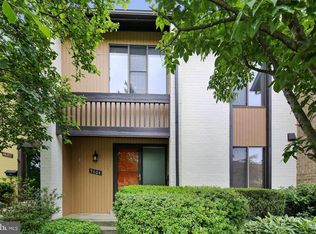 9604 Shadow Oak Dr, Montgomery Village, MD 20886