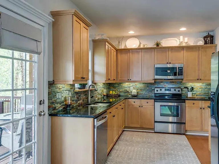 7528 Watervale Dr — Photo 11