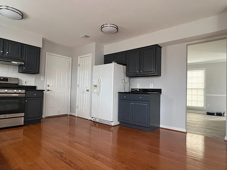 15116 Serbian Ln — Photo 12