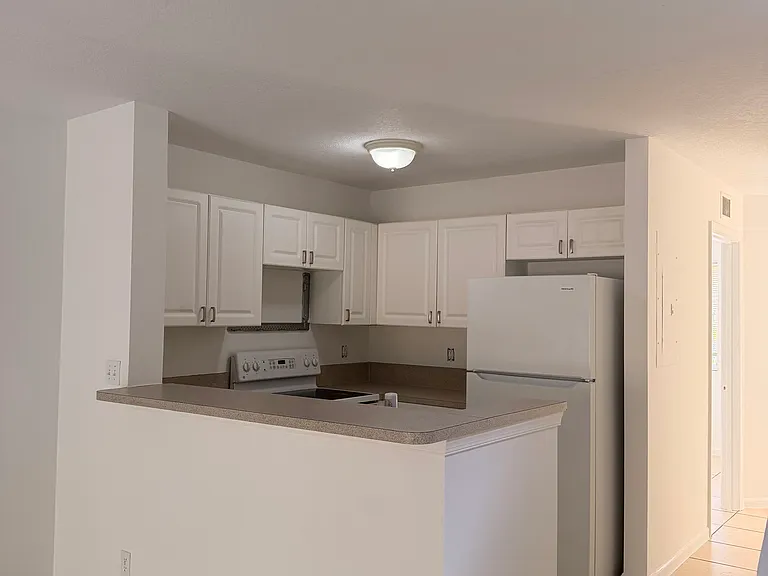 1601 Lakeview Dr W #1601 — Photo 4