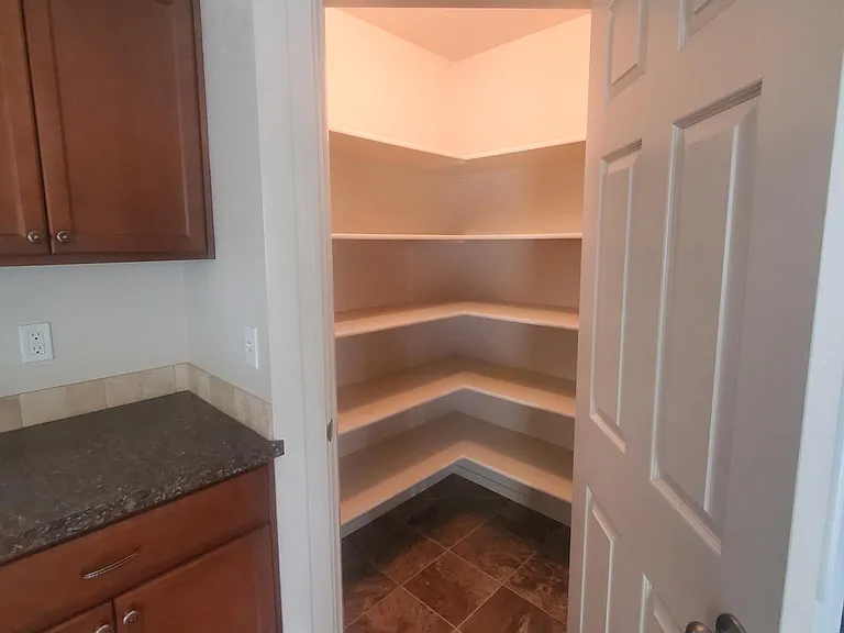 11407 Willamette Way — Photo 3