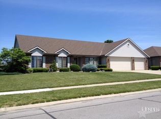 1204 Sanders Dr, Auburn, IN