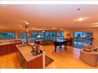5th image of 6716 Sleret Ave