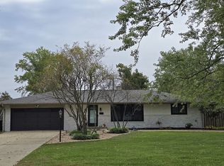 4031 Roselawn Ave, Columbus, IN 47203