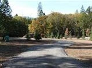 332 Woodlake Dr, Grants Pass, OR 97527