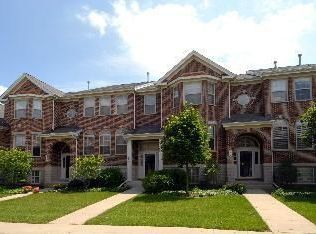 502 Prestwick Ln, Wheeling, IL 60090