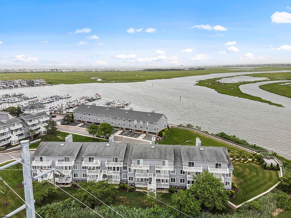 1st image of 811 Periwinkle Dr #Top