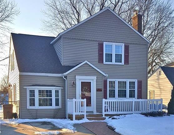 3rd image of 228 Woodridge Ave