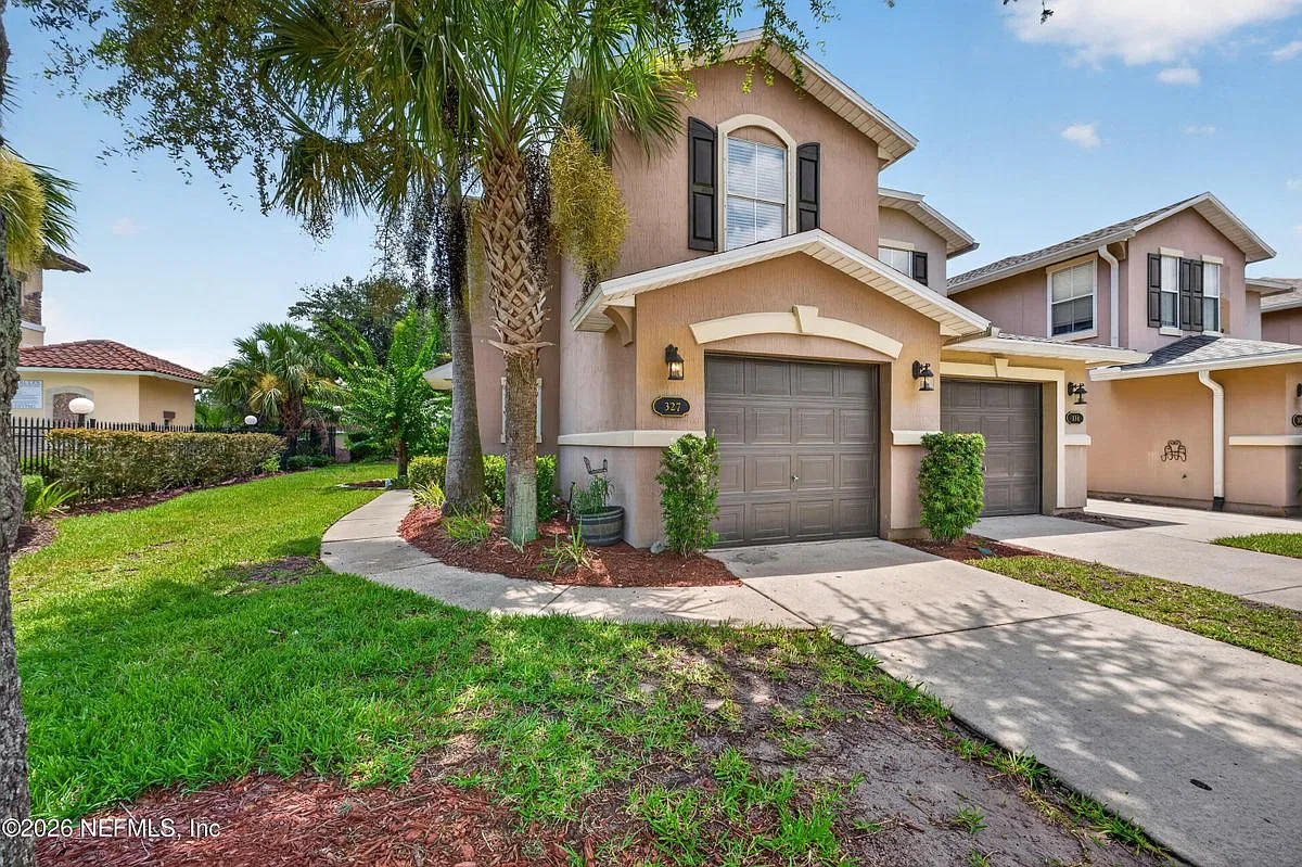 3 bed, 3.0 bath, 1599 sqft, $2,000 — Photo 1