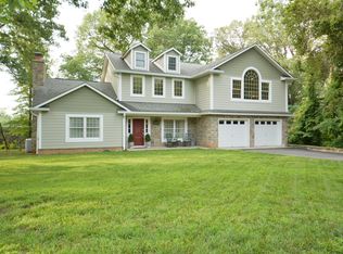 5247 Navaho Dr, Alexandria, VA 22312