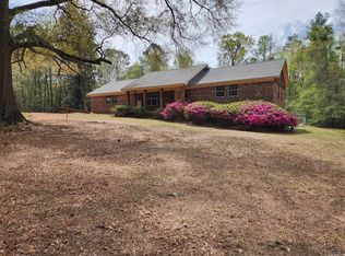 891 Elks Lake Rd, Hattiesburg, MS 39401