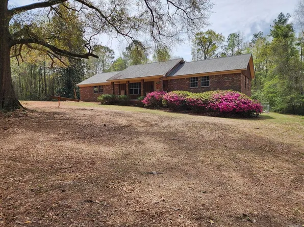 891 Elks Lake Rd, Hattiesburg, MS 39401