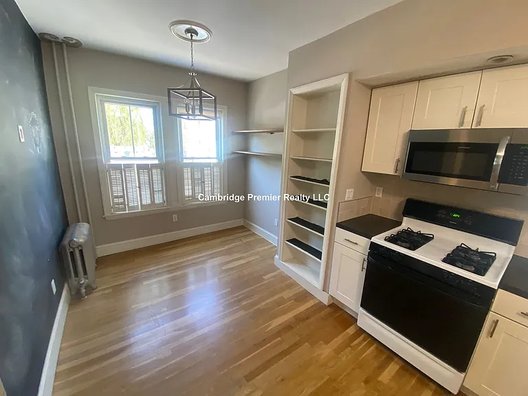 Fairmont St — Photo 10