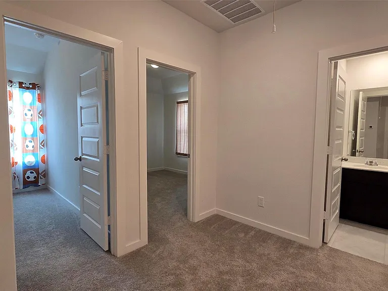 1015 Thor — Photo 11