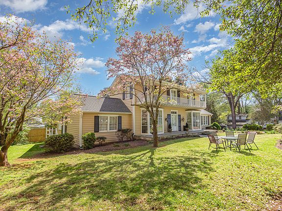 4th image of 110 E Orange St