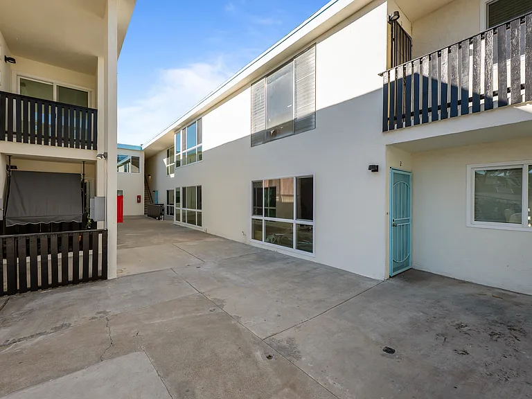 2140 Howard Ave #11 — Photo 15