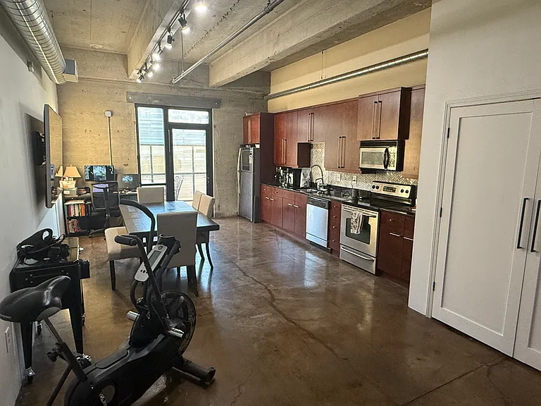 360 W Pershing Rd #130 — Photo 8