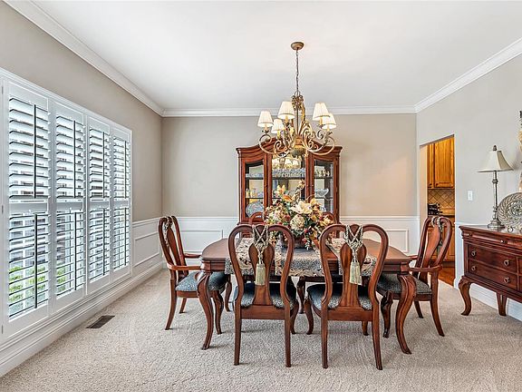 5th image of 155 Greycliff Manor Dr