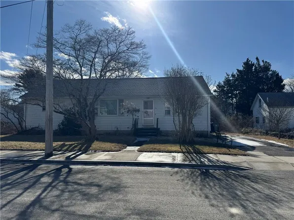 25 Benefit St, Warren, RI 02885